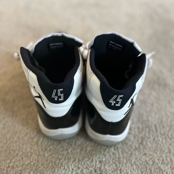 jordan 11 black and white 45